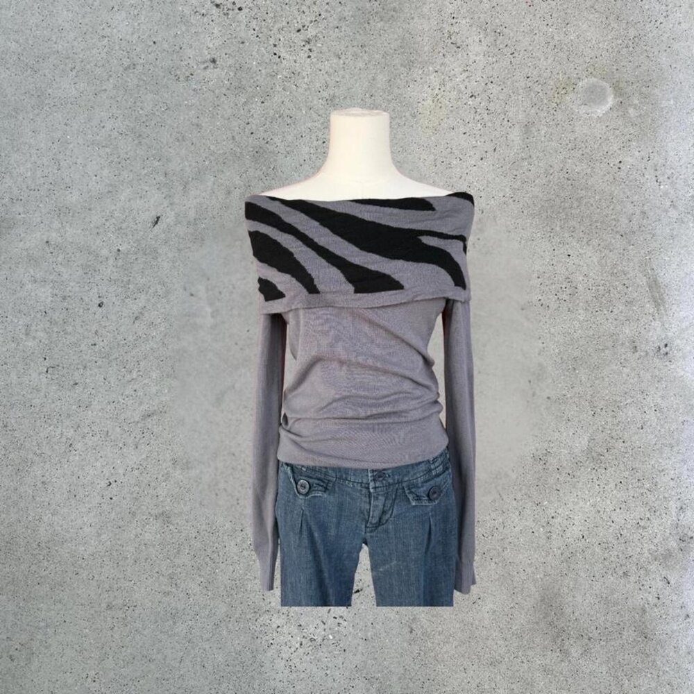 2000s grey off the shoulder sweater